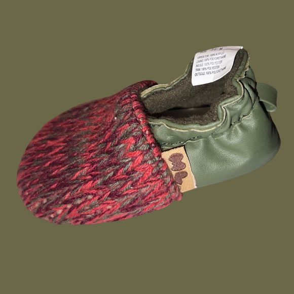 Baby Muk Luks Olive Green And Burgundy Slip Ons 0-6 Months - Picture 1 of 3